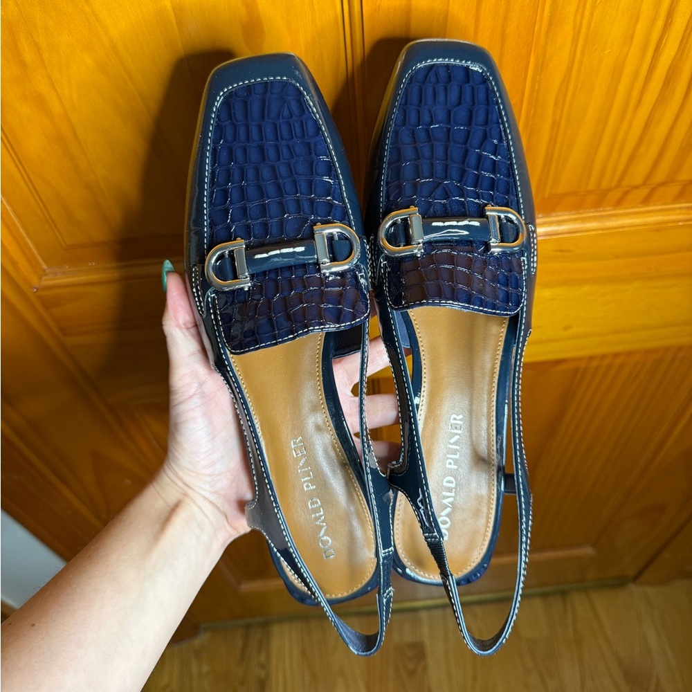 Donald Pliner Brandie Navy Croc-Embossed Slingback Loafers 1.5” Heel Size 10